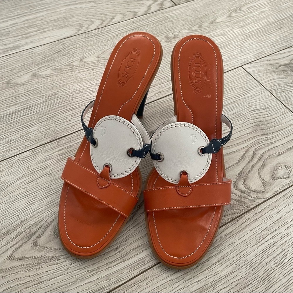 Tod’s women leather sandals size 10